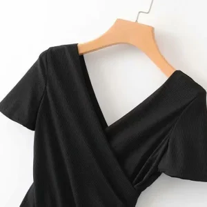 vêtement femme body noir à manches courtes