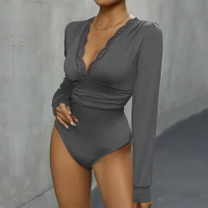 body femme habillé gris col V à dentelle