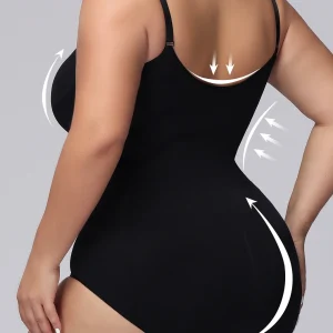 body femme grande taille sculptant