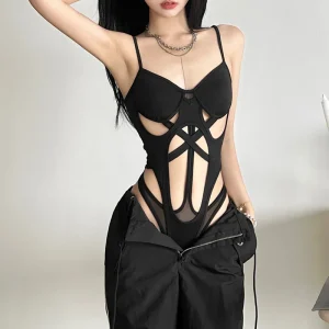 body noir femme gothique