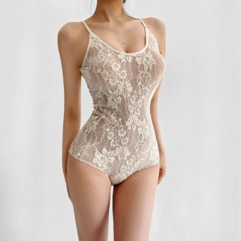 Body dentelle femme dos nu à bretelles fines