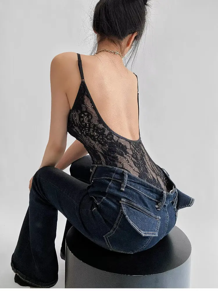 body avec motif dentelle sophistiqué